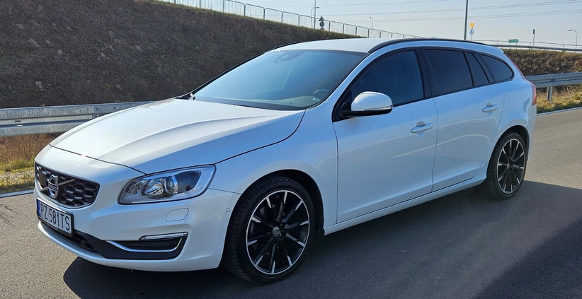 Volvo V60 cena 64900 przebieg: 135000, rok produkcji 2016 z Poznań małe 211